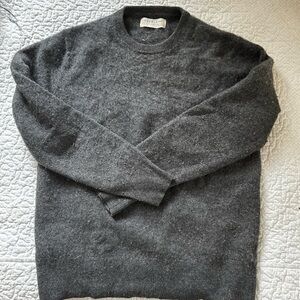 Slate grey 100% cashmere everlane sweater